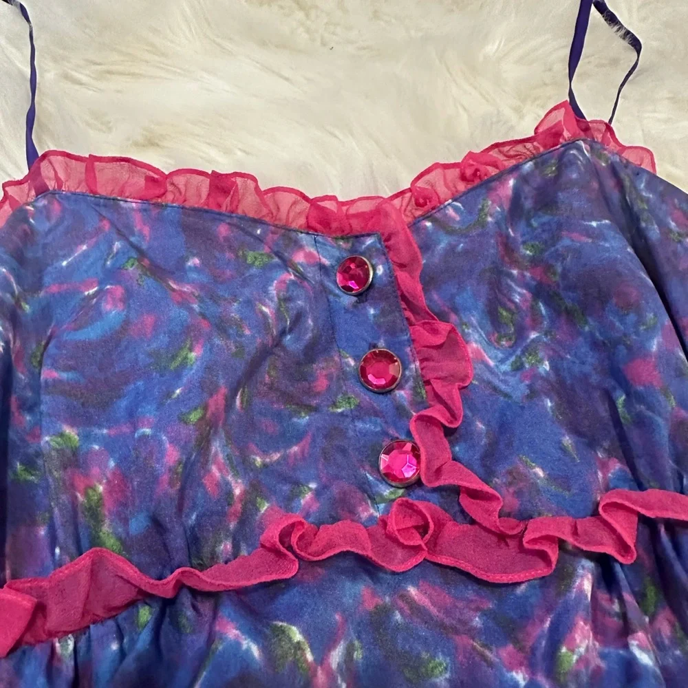 Betsey Johnson Y2K chemise with beautiful pink buttons and a ruffle back